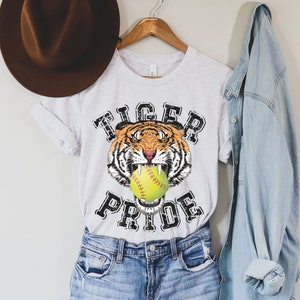 Camisa De Softbol Tiger, Camisa De Softbol Tigers, Camisa Tiger Spirit Tiger, Mamá Tigre Softbol, Go Tigers, Mascota Tiger, Tiger Softball TShirt