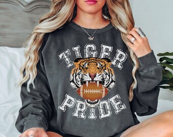 Camiseta de fútbol de los Tigres, camiseta de tigre, orgullo del tigre, camisas retro de espíritu escolar, fútbol de los tigres, camiseta de mamá de fútbol, Go Tigers, colores cómodos