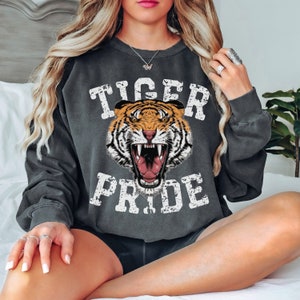 Tigers Sweatshirt, Tiger Shirt, Tiger Pride, Retro School Spirit Shirts, Tigers Football, Football Mom Shirt, Go Tigers, Comfort Colors