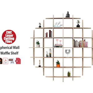 Puede incluir: Una estantería de pared esférica de madera con un patrón de rejilla. La estantería está llena de varios artículos decorativos, incluyendo plantas, libros y esculturas. La estantería está hecha de madera natural y tiene un acabado marrón claro.