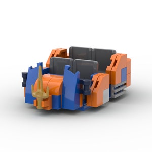 Puede incluir: Un pequeño coche de juguete naranja y azul con un tridente dorado en la parte delantera. El coche tiene dos asientos y está hecho de plástico.