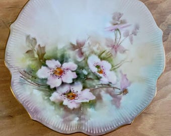 Vintage Dorothy Evans Decorative Floral Scalloped Plate Gold Rim