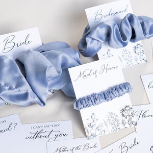 Proposta di matrimonio, scrunchies per damigelle, regali per damigelle riciclati al 100%, etichetta per biglietti, elastici per capelli da sposa, scrunchies per addio al nubilato, sposa