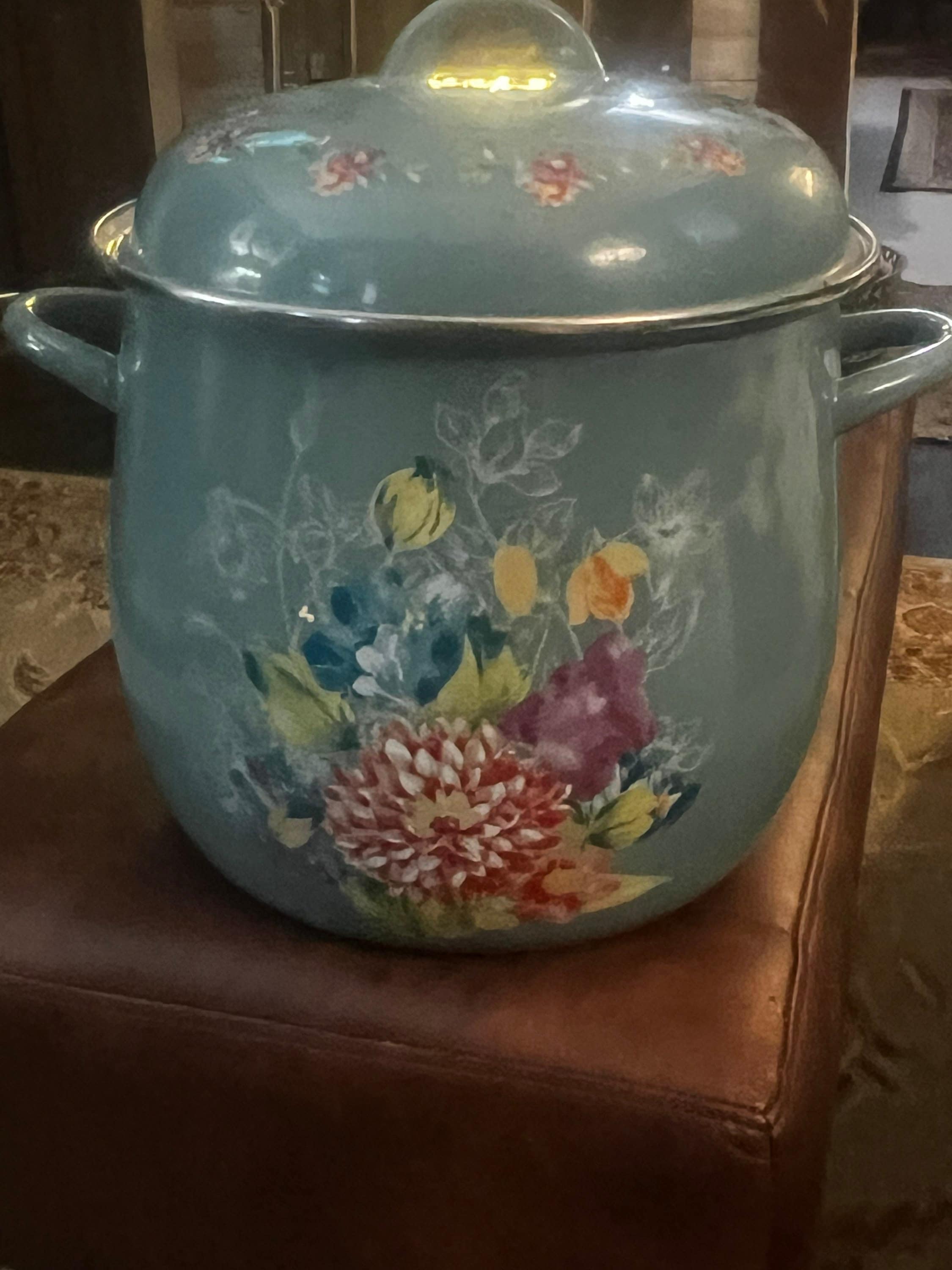 The Pioneer Woman Vintage Floral 12-Quart Enamel on Steel Stock Pot