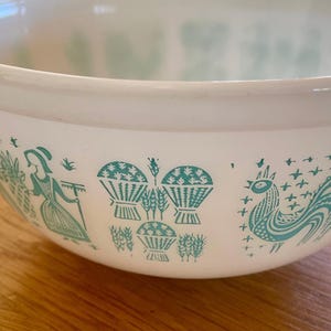 Vintage Pyrex Butterprint Mixing Bowl: Turquoise Amish Farmer Design