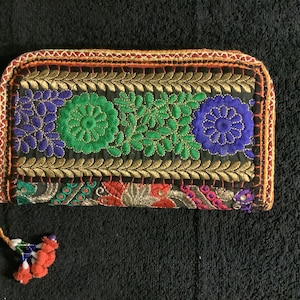 Cartera de mano bohemia verde y azul