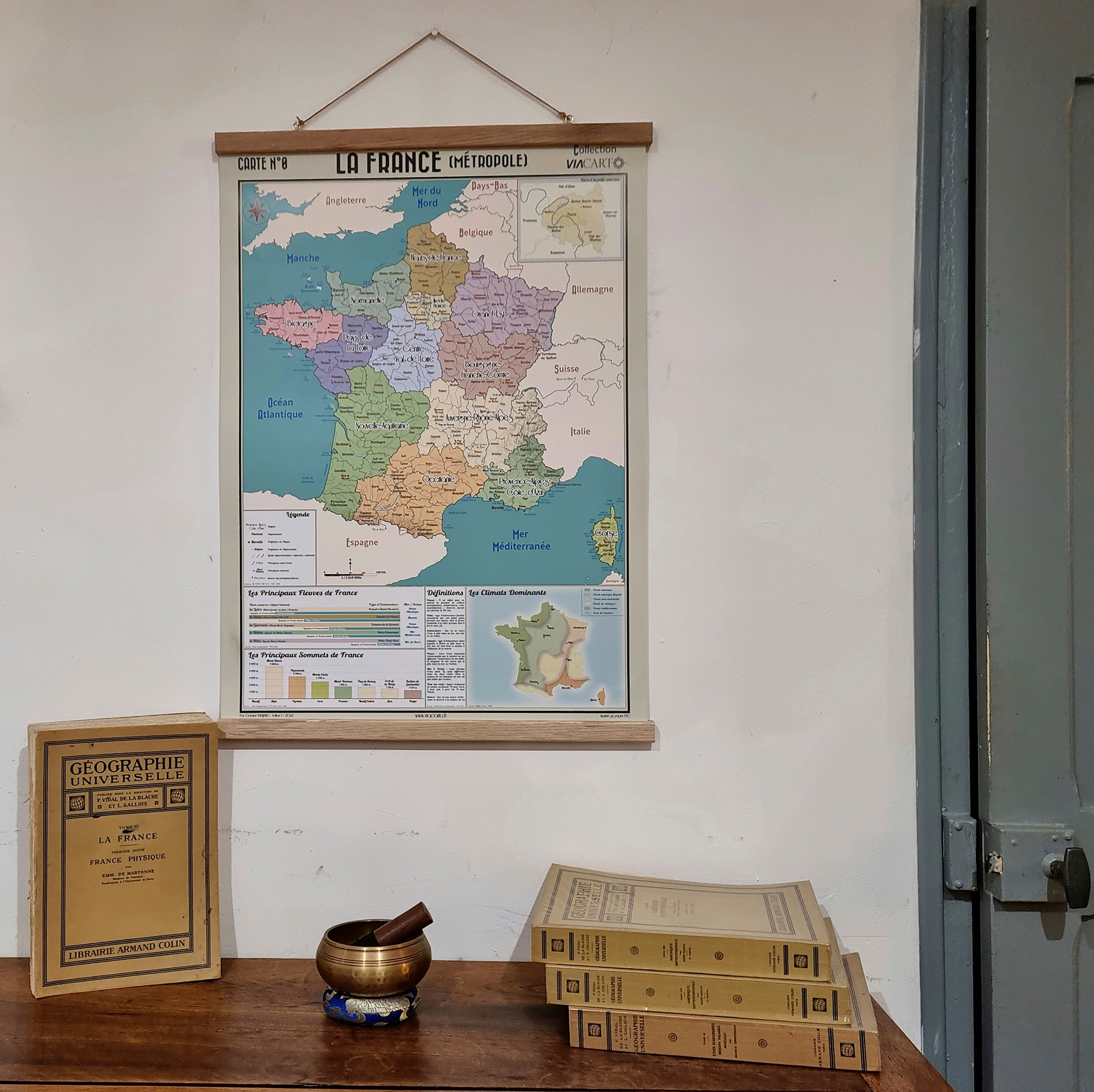 JOLIES PLANCHES Carte de France vintage avec illustration des départem