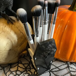 Small coffin & skull brush holder