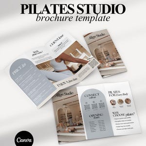 Op de afbeelding: Een brochure sjabloon voor een Pilates studio, met een lichtgrijs en wit kleurenschema. De brochure bevat afbeeldingen van mensen die Pilates doen, samen met tekst die luidt "PILATES STUDIO brochure template", "Align Studio" en "PILATES FOR Every Body".