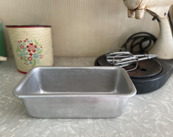 Vintage aluminium bakvorm voor brood