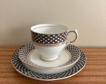 Engelse theekop en schotelset van Salisbury Black Basket uit begin jaren 60.