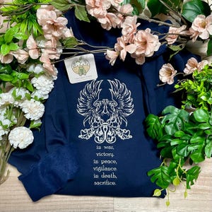Dragon Age Origins Grey Warden besticktes Sweatshirt — In War, Victory — Gaming Merch
