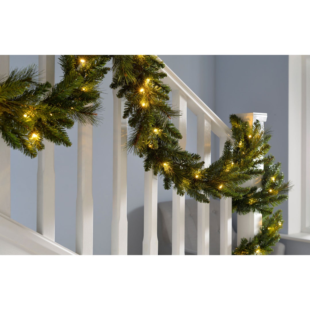 Multifunction Plain Prelit Garland Christmas Decoration With 52 Warm