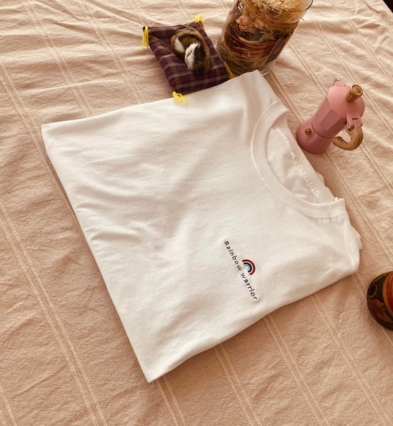 T-shirt Brodé Personnalisable - +40 Symboles - Idée Cadeau, Anniversaire, Mariage, Couple, Noël