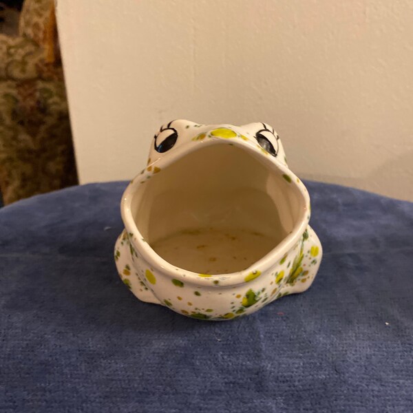 Reduced Labor Day  Price HOT Pick!! Vintage  '70s ceramic FROG Sponge Holder Scrubby Holder, Vintage FROG collectible, very hard to find