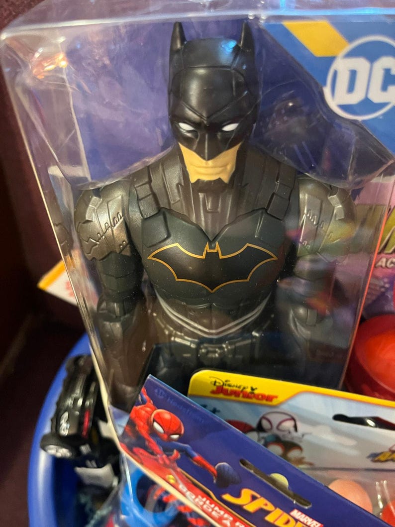 Spider-Man Avenger bundle/Easter Batman, action figure, large story book color image 4