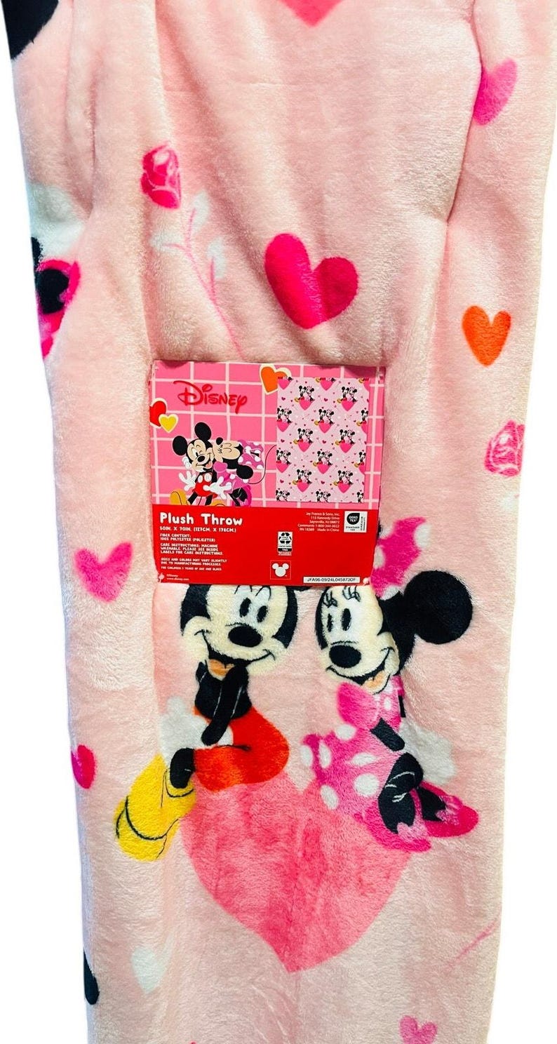 Minnie Mouse adorable Easter gift basket 50 x 70 Mickey and Minnie mouse throw immagine 3