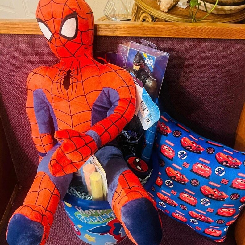 Spider-Man Easter bundle 24 inch plush ,Cars soft pillow , Batman action figure Bild 3