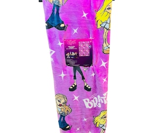 Bratz Doll 50 by 70 soft  adorable throw gorgeous colors