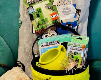 Paquete de peluche suave de Minecraft Spooky Boo de 50 x 70 pulgadas, peluche Dennis, auriculares de Minecraft, juego de naipes, taza de cerámica Hocus Pocus, cre