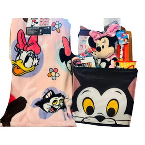 Minnie Mouse large Easter bundle with 50x70 pink soft throw, medium Minnie plush image 1