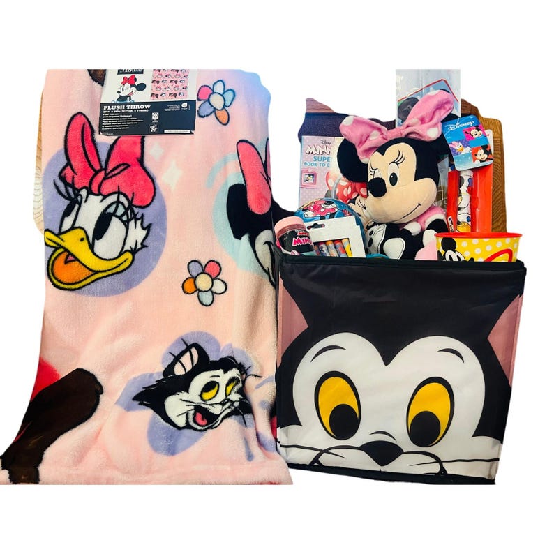 Minnie Mouse large Easter bundle with 50x70 pink soft throw, medium Minnie plush image 1