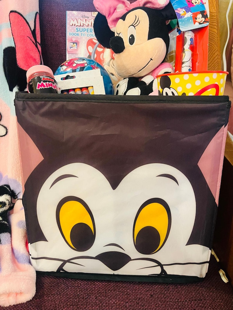 Minnie Mouse large Easter bundle with 50x70 pink soft throw, medium Minnie plush image 7