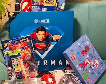 Adventures Spider-Man 50/70 soft throw ,coloring book, paddle ball , bubbles, Spider-Man bubble bath, Captain  American action figure ,super