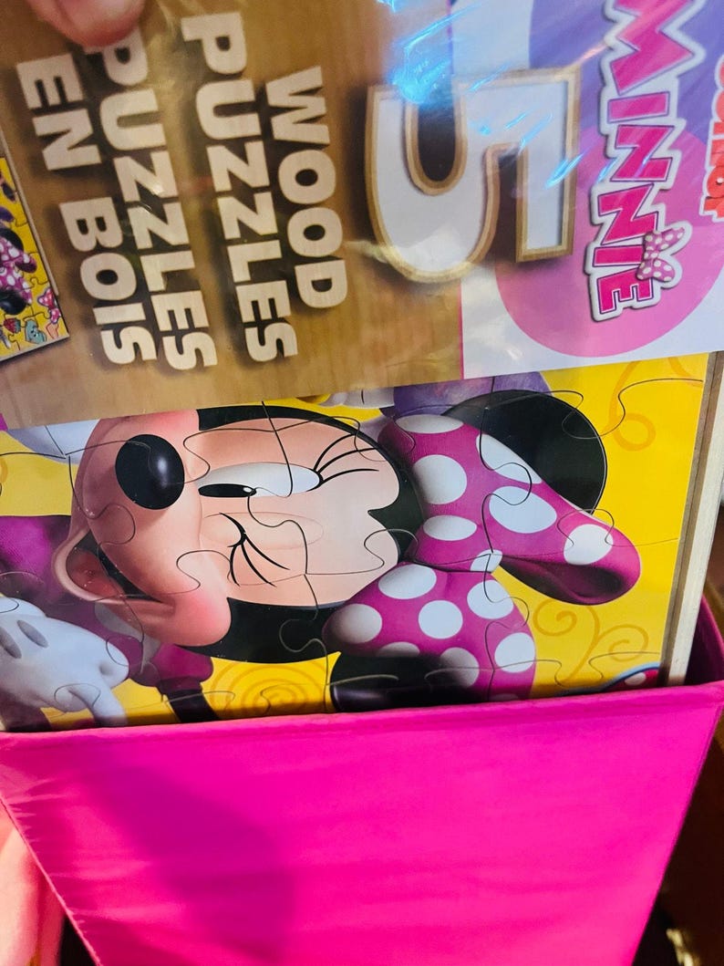 Minnie Mouse adorable Easter gift basket 50 x 70 Mickey and Minnie mouse throw immagine 9