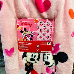 Minnie Mouse adorable Easter gift basket 50 x 70 Mickey and Minnie mouse throw immagine 4