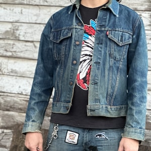 Levi’s Type III Trucker Jacket / Vintage from the 1970s / Mediumish/ Made in the USA