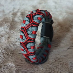 Z paracord bracelet