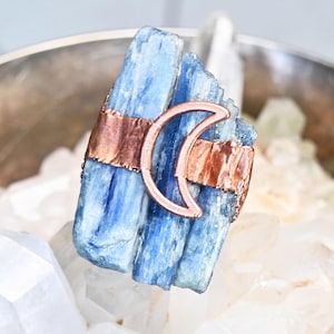 Drei Stein Roh Kyanit Kristall Ring | Kupfer Elektrogeformter Mond Schmuck | Boho Ring
