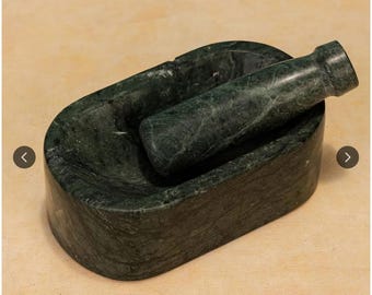 Handgeschnitzter grüner Steinmörser und Stößel | Ayurvedische Gewürzmühle
