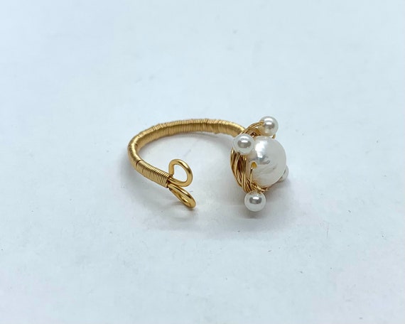 Freshwater pearls and gold tone copper wire hand … - image 4