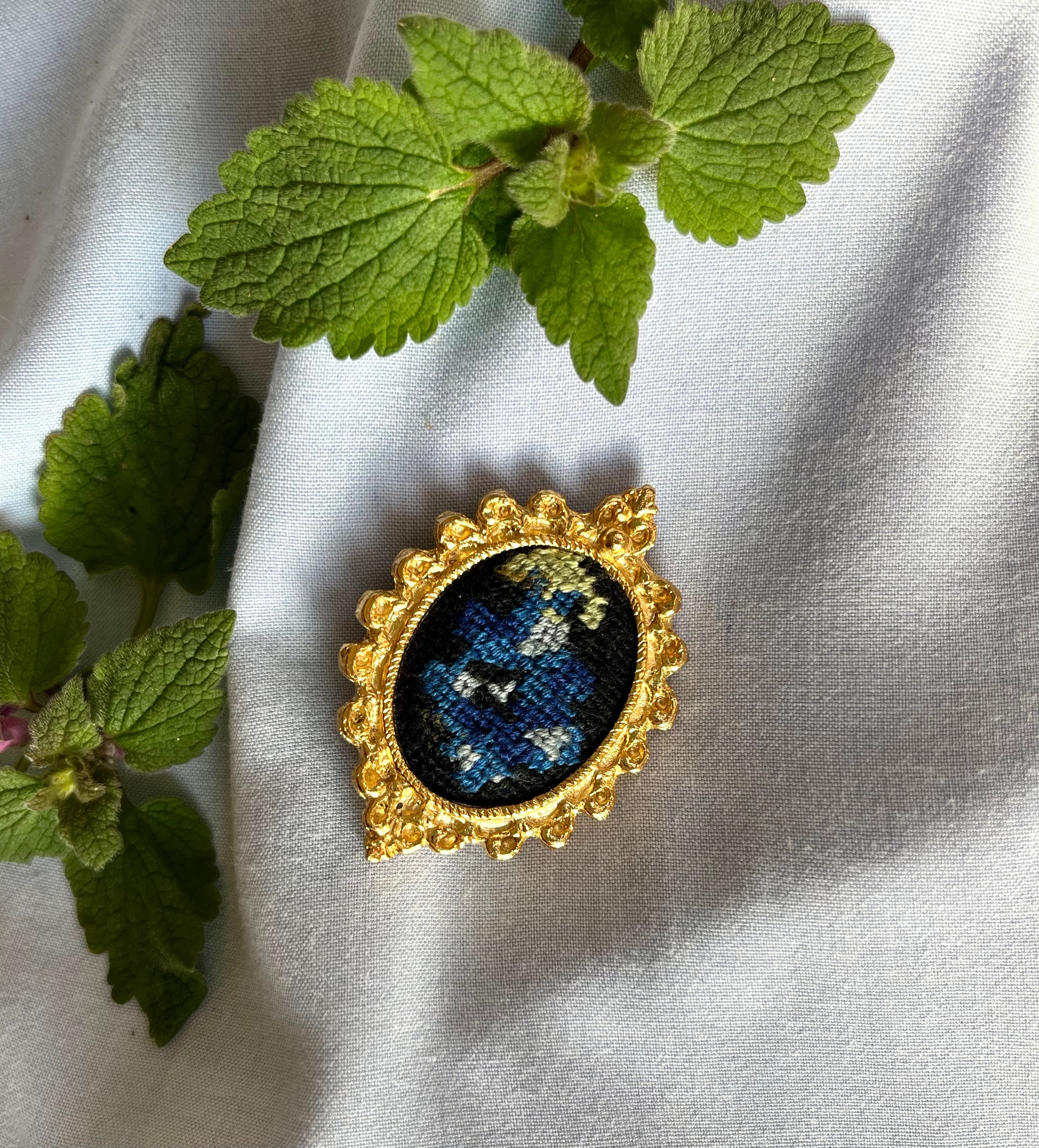 Oval Vintage Brooch - Etsy