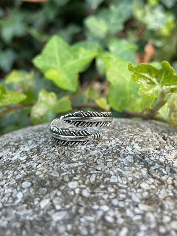 Hallmarked silver 925 feather design adjustable vinta… Gem