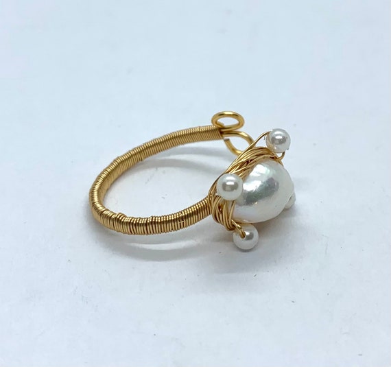 Freshwater pearls and gold tone copper wire hand … - image 3