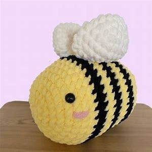 Soft Crochet Bee Plushie | Crochet Stress Relief | Plushie Pet |squishmallow | crochet plushie | soft bee