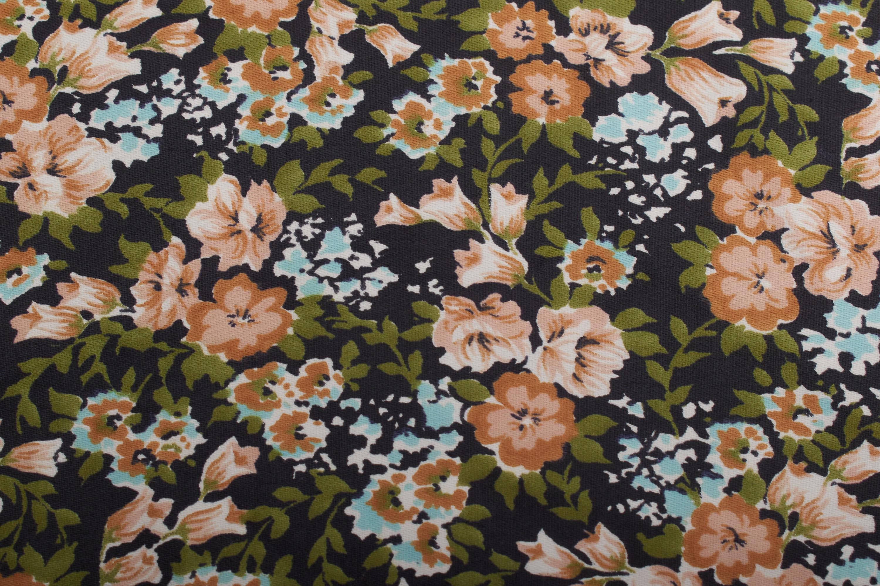 1970s Floral Cotton Satin Fabric for Vintage Dressmaking, 1.6 Yds