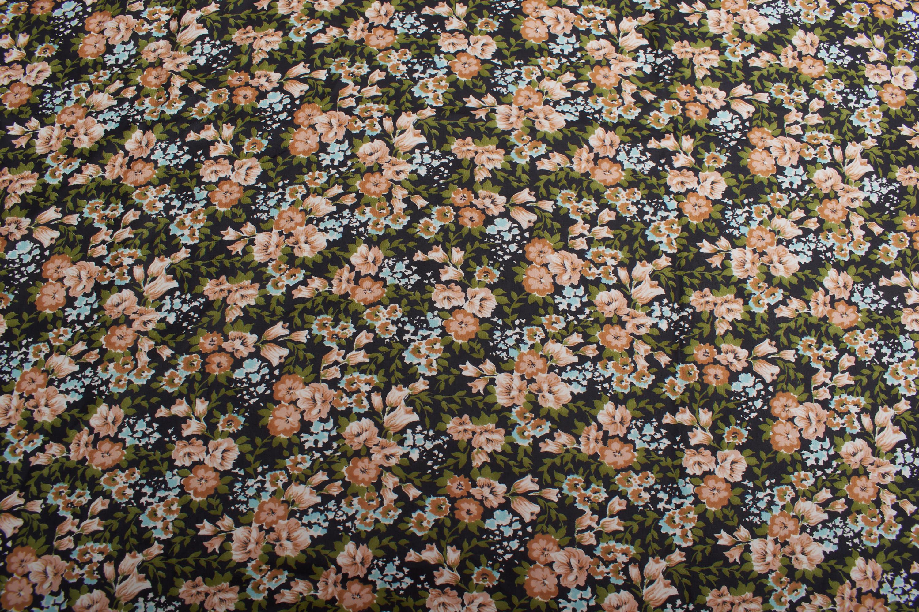 1970s Floral Cotton Satin Fabric for Vintage Dressmaking, 1.6 Yds