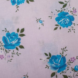 Adorable 1970s Vintage cotton fabric, small blue roses flowers, Quilting Sewing Retro BTY