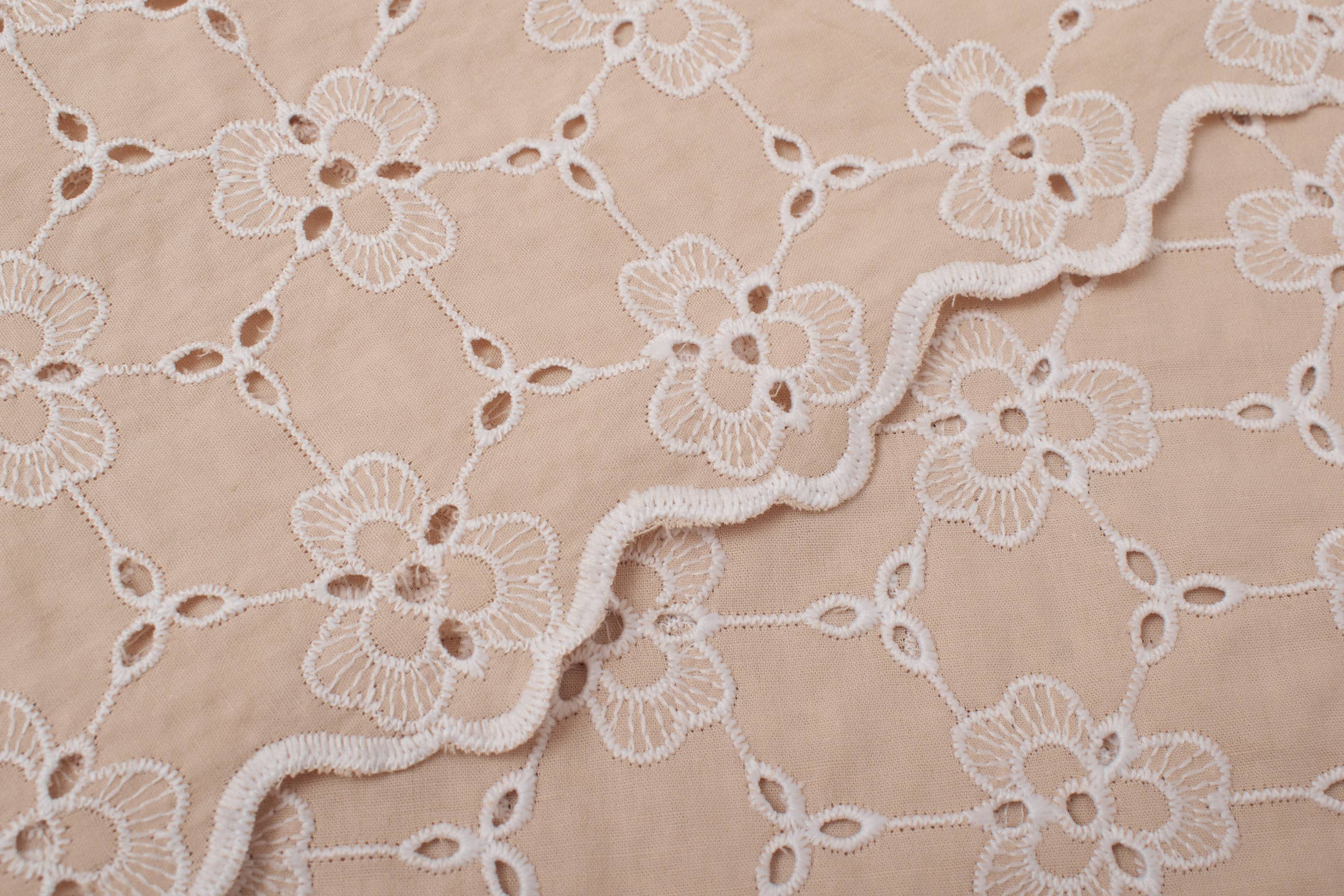 Cotton Fabric Retro Eyelet Flower Cotton Lace Fabric in off White for Boho  Dress, Girl Dress, Tablecloth or Curtains, by 1 Yard 