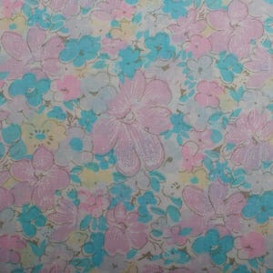 Vintage Baumwollstoff, Rosa Blau Pastell Blumendruck, Leichte Baumwolle Textil Aus den 1970er Jahren