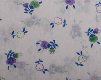 Pretty 1950s Vintage cotton fabric, ditsy flowers purple white BTY