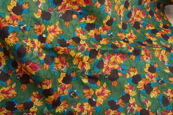 Boîte à Mouchoirs Vintage Scotties – Années 70 – Motif Fleurs MOD – Non Ouverte