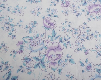 1960s Vintage French cotton Fabric, Floral lilac Roses white Fabric, Quilting Sewing Retro