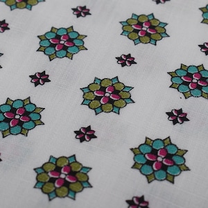 1970s Vintage cotton Fabric, green turquoise Medallion, white background, quilting sewing