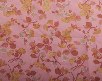 1970s Pink Floral Polyester Dressmaking Fabric, Vintage Botanical Print Material