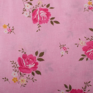 Adorable 1970s Vintage cotton fabric, small pink roses flowers, Quilting Sewing Retro BTY